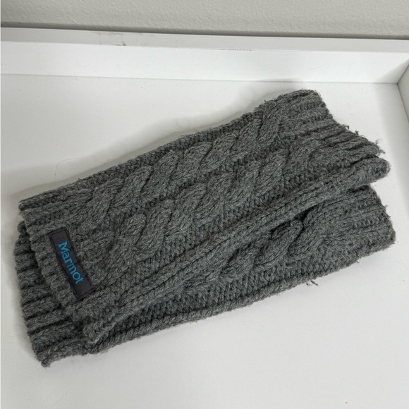 Marmot Knit Fingerless Gloves in Gray - Picture 3 of 4